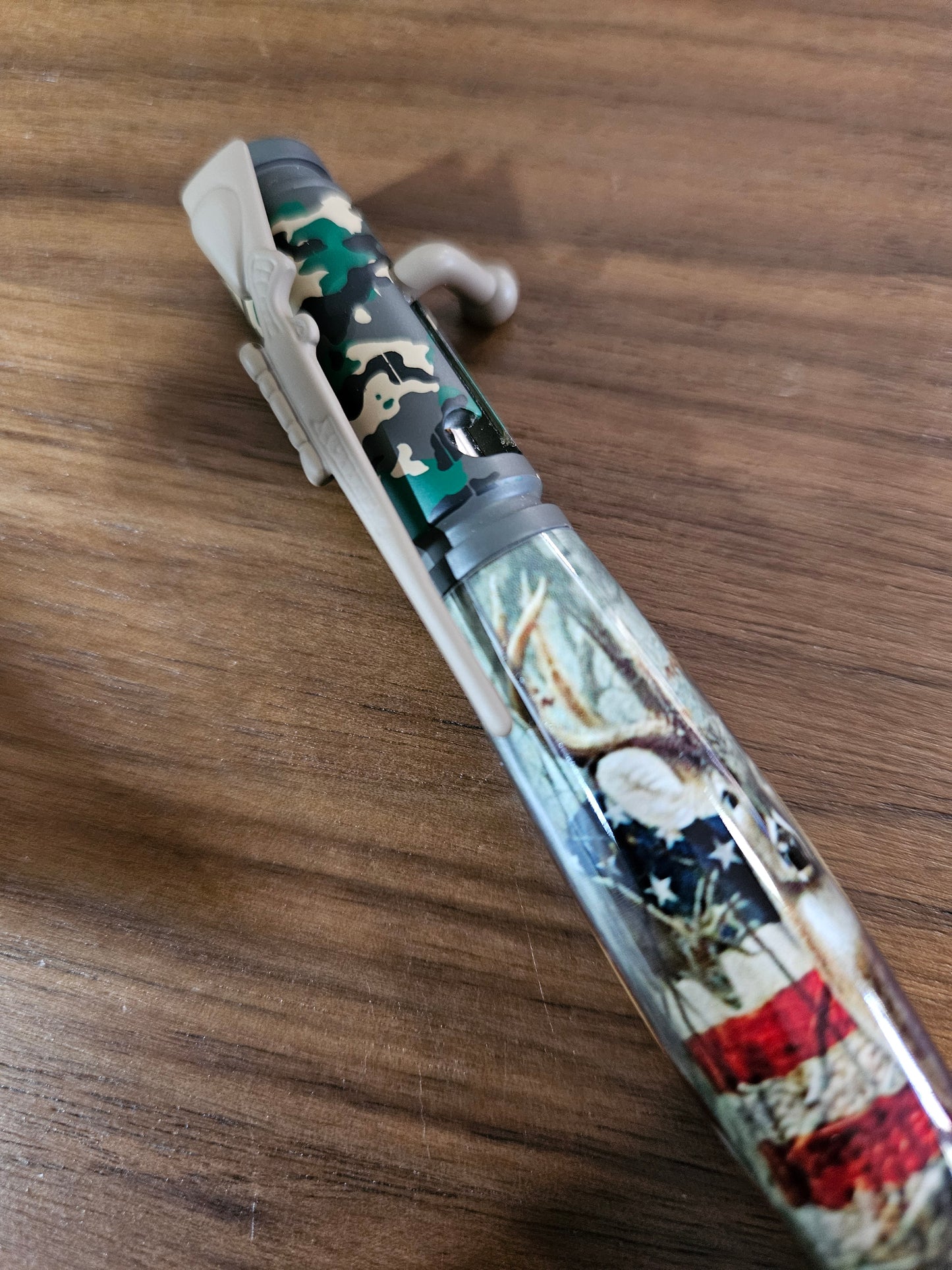 Deer Hunter Camouflage Bolt Action Pen with Deer and American Flag Label Cast with a Rifle Pen Kit