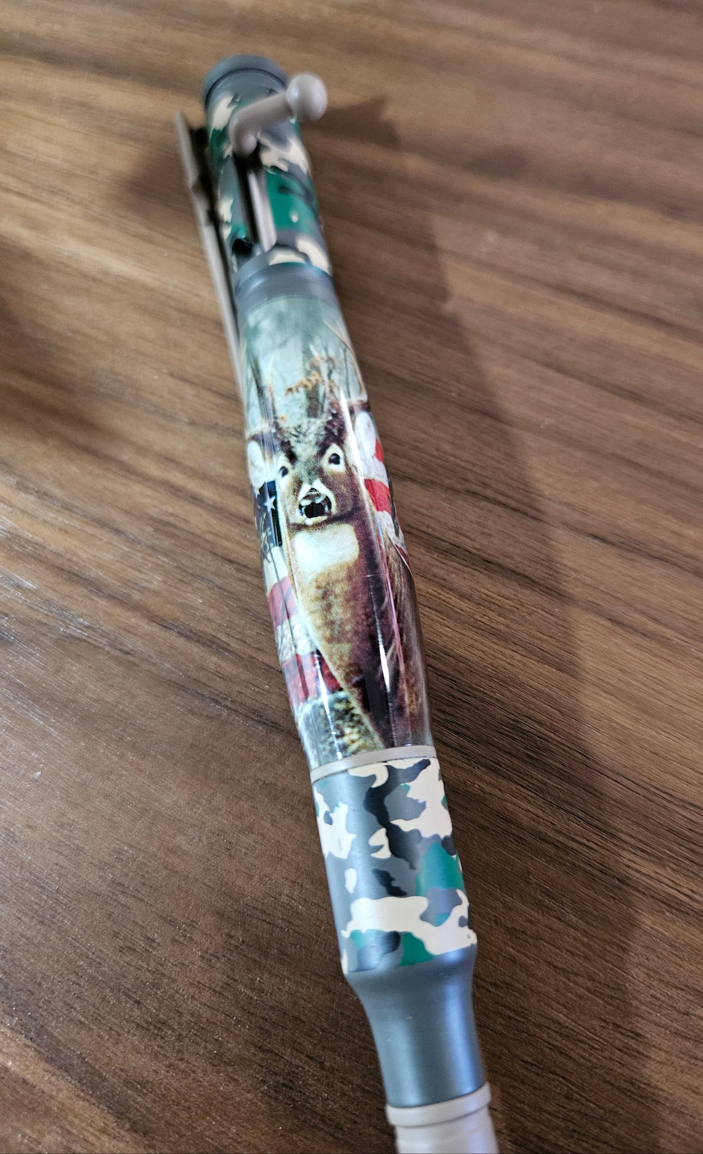Deer Hunter Camouflage Bolt Action Pen with Deer and American Flag Label Cast with a Rifle Pen Kit