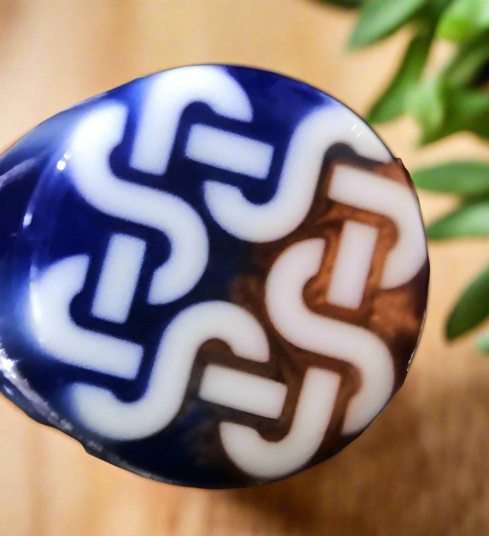 Bottle Stopper with a Handcrafted Celtic Knot - Blue, Brown, & White - Modern 3D Printed - Food-Safe Wine Accessory