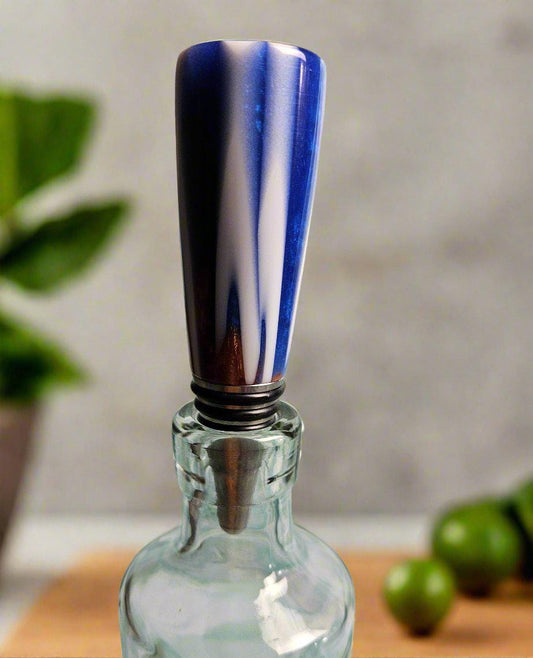Bottle Stopper with a Handcrafted Celtic Knot - Blue, Brown, & White - Modern 3D Printed - Food-Safe Wine Accessory
