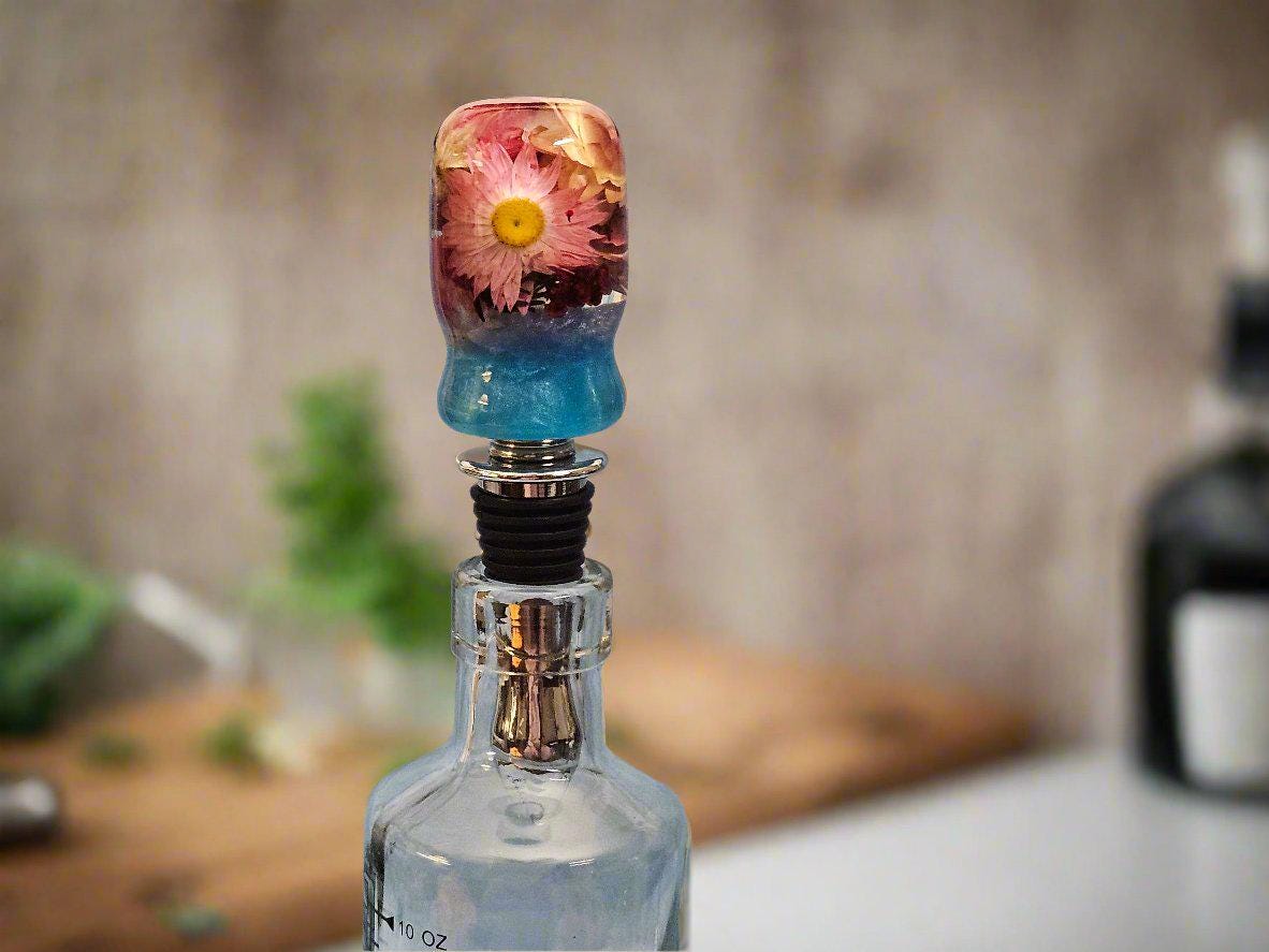 Botanical Bottle Stopper - Sky Blue Resin with Dried Recycled Daisy Flowers - Stainless Steel Hidden Corkscrew - Food-Safe Wine Seal